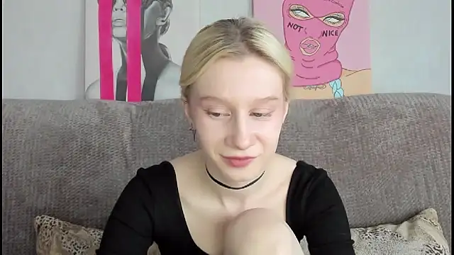 Snapshot of EnigmaSee chatting on 11-09-25, 02:26 EnigmaSee online show from 11-09-25, 02:26