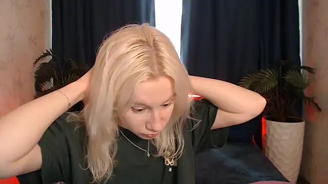 EnigmaSee online show from 06-18-26, 01:48