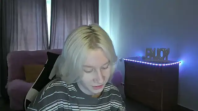 EnigmaSee online show from 06-19-26, 01:44
