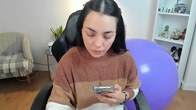  BellaEvans  online show from 01-09-26, 05:36