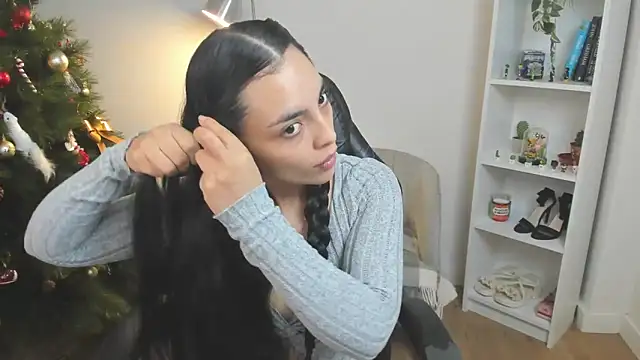  BellaEvans  online show from 12-18-25, 05:56