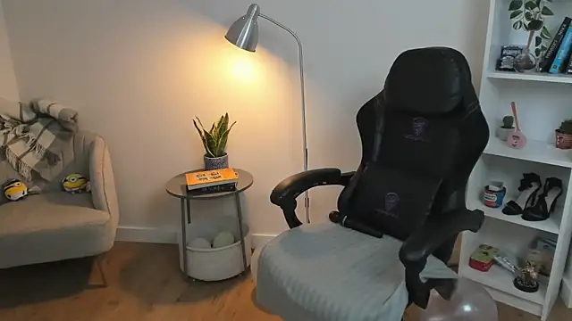  BellaEvans  online show from 03-18-25, 09:01