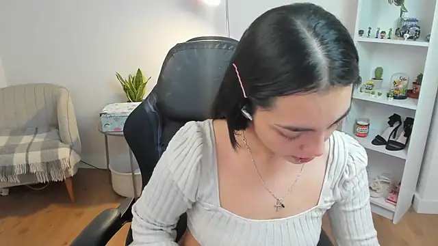  BellaEvans  online show from 01-13-26, 05:33