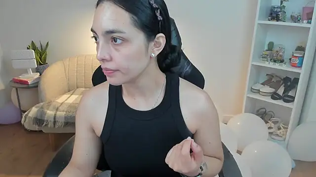  BellaEvans  online show from 04-11-26, 04:53