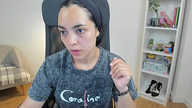  BellaEvans  online show from 06-15-26, 04:45
