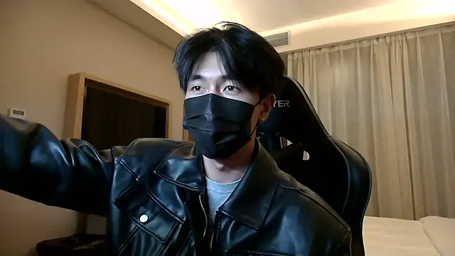 Snapshot of wuzhimao0207 chatting on 07-18-26, 02:47 wuzhimao0207 online show from 07-18-26, 02:47