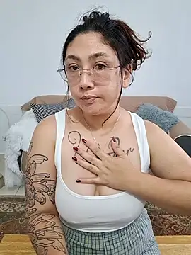 Mia Ruiz online show from 09-28-25, 08:49