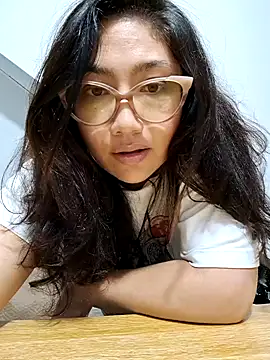 Mia Ruiz online show from 01-27-25, 03:58