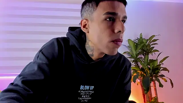 aldrinwhite online show from 10-08-25, 06:19