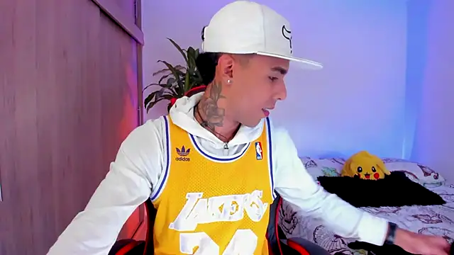 aldrinwhite online show from 03-09-26, 06:22