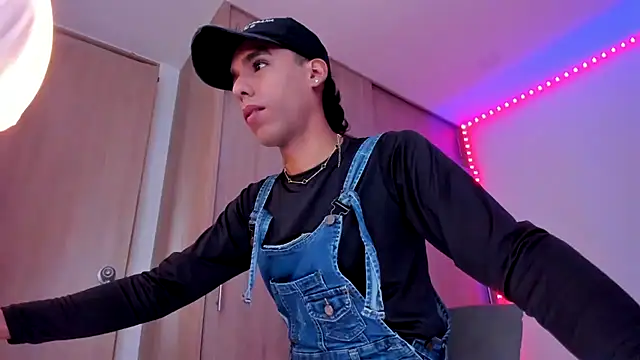 aldrinwhite online show from 02-05-26, 05:31