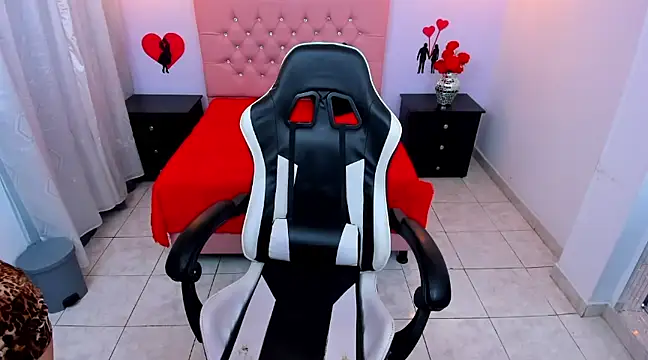 KateTompson  online show from 03-17-25, 04:01