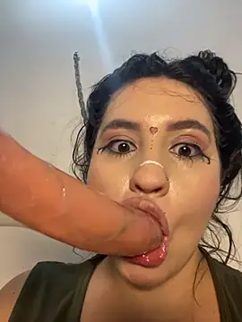 hally berry     online show from 02-06-26, 03:24