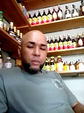 Frankie0880 online show from 06-11-26, 06:49