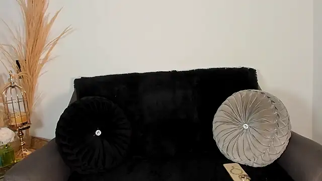 Chrishell  online show from 01-17-26, 05:22