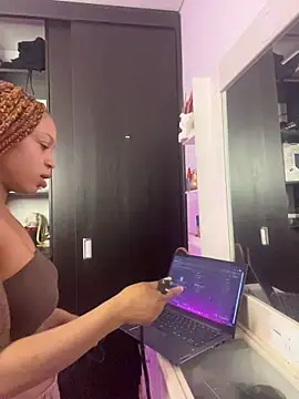 Snapshot of Melany_Williams chatting on 05-18-26, 02:44 Melany Williams online show from 05-18-26, 02:44