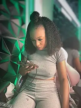 Melany Williams online show from 11-11-25, 01:28