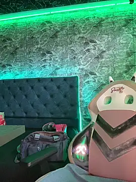 Melany Williams online show from 10-26-25, 01:11