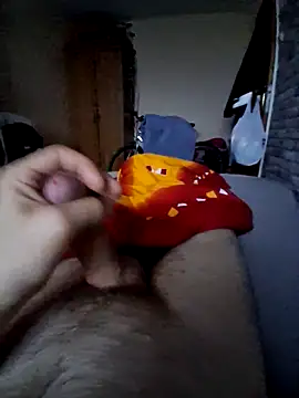 demoniczny82 online show from 11-09-25, 06:17