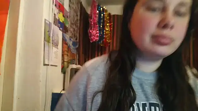 Cora Maro online show from 10-28-25, 12:15