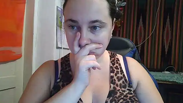 Cora Maro online show from 10-17-25, 12:51