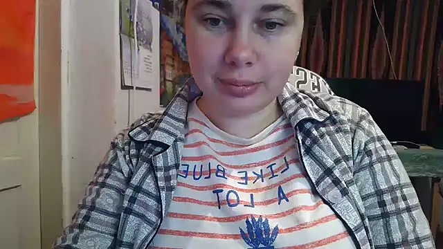 Cora Maro online show from 10-25-25, 02:22