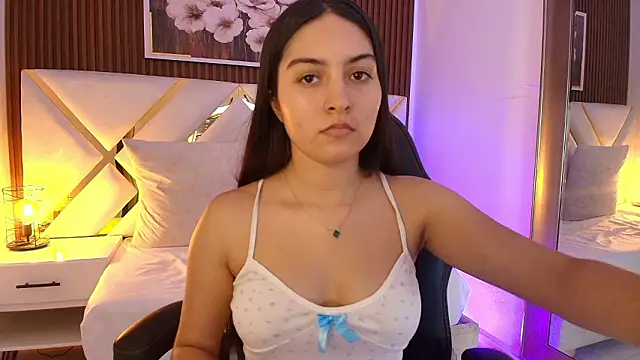 Emelie Ch1 online show from 01-18-26, 03:32