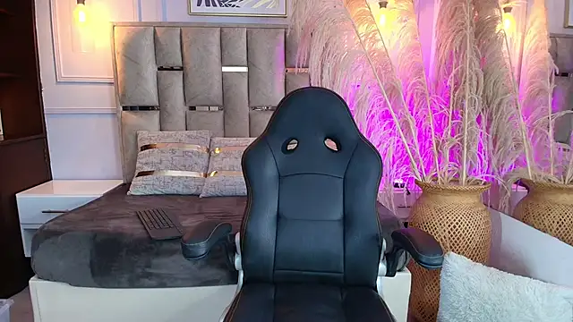 Snapshot of Emelie_Ch1 chatting on 03-09-25, 12:53 Emelie Ch1 online show from 03-09-25, 12:53