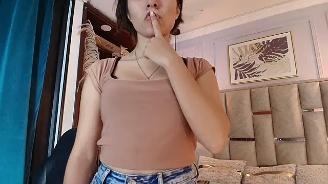 Snapshot of Emelie_Ch1 chatting on 03-15-25, 07:53 Emelie Ch1 online show from 03-15-25, 07:53