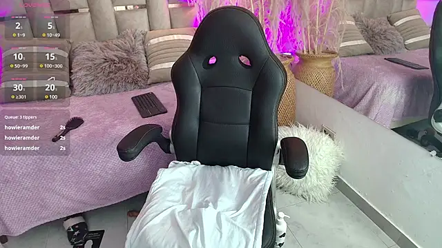 Snapshot of Emelie_Ch1 chatting on 01-18-25, 08:41 Emelie Ch1 online show from 01-18-25, 08:41