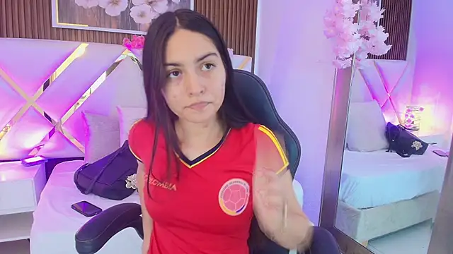 Snapshot of Emelie_Ch1 chatting on 07-04-26, 12:06 Emelie Ch1 online show from 07-04-26, 12:06