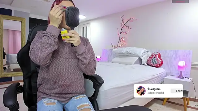 charolbruce 1 online show from 02-25-26, 11:54