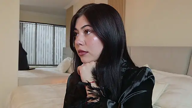 Zoe Benson online show from 10-21-25, 01:10