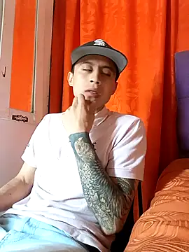 Snapshot of Mich_Stev9524 chatting on 12-22-25, 09:04 Mich Stev9524 online show from 12-22-25, 09:04