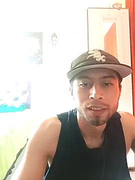 Snapshot of Mich_Stev9524 chatting on 02-06-26, 05:20 Mich Stev9524 online show from 02-06-26, 05:20