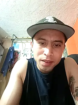 Snapshot of Mich_Stev9524 chatting on 12-21-25, 01:41 Mich Stev9524 online show from 12-21-25, 01:41