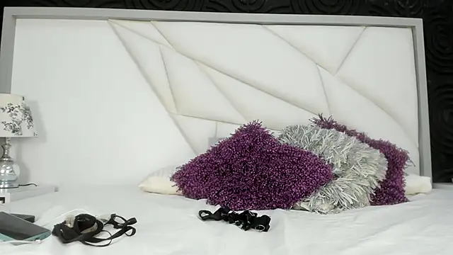 AbigailWilliams  online show from 10-08-25, 11:23