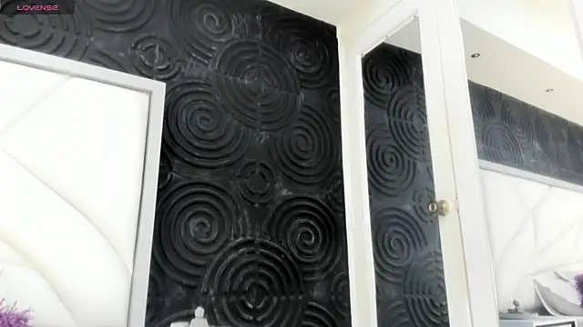 AbigailWilliams  online show from 11-21-25, 11:20