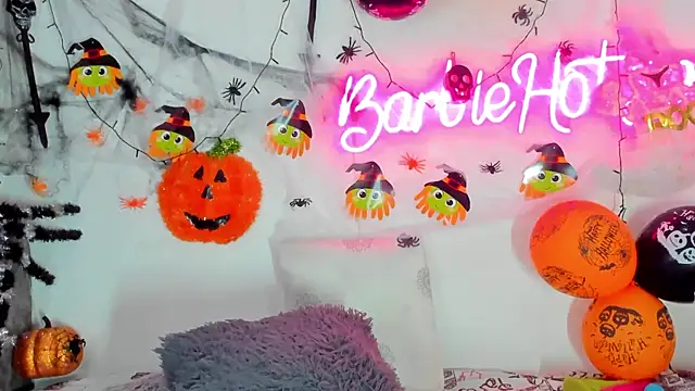 BarbieHotLaura online show from 10-19-25, 01:03