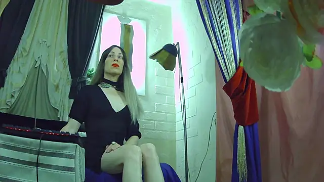 Mary Loon online show from 11-08-25, 11:03