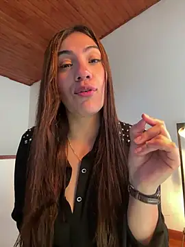 Snapshot of emmily_d chatting on 04-25-26, 06:49 emmily d online show from 04-25-26, 06:49