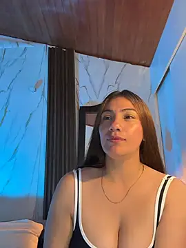 Snapshot of emmily_d chatting on 05-08-26, 10:13 emmily d online show from 05-08-26, 10:13