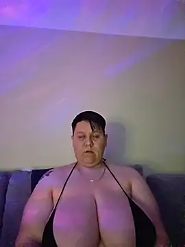 Snapshot of DevilDahm chatting on 05-17-26, 07:30 DevilDahm online show from 05-17-26, 07:30