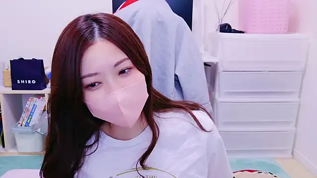 Snapshot of oxo_yuna_oxo chatting on 01-05-25, 05:30 oxo yuna oxo online show from 01-05-25, 05:30