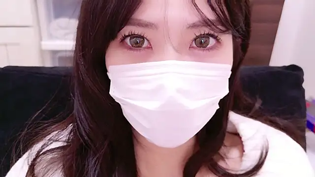 Snapshot of oxo_yuna_oxo chatting on 03-15-25, 10:13 oxo yuna oxo online show from 03-15-25, 10:13
