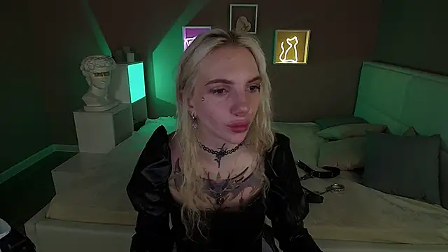 Snapshot of AnneTenet chatting on 03-16-25, 06:09 AnneTenet online show from 03-16-25, 06:09