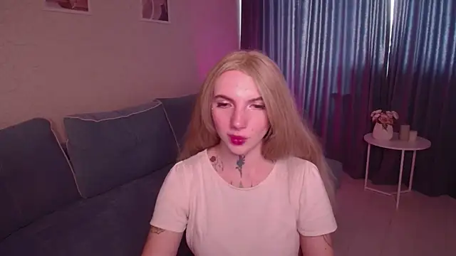 Snapshot of AnneTenet chatting on 09-21-25, 09:25 AnneTenet online show from 09-21-25, 09:25