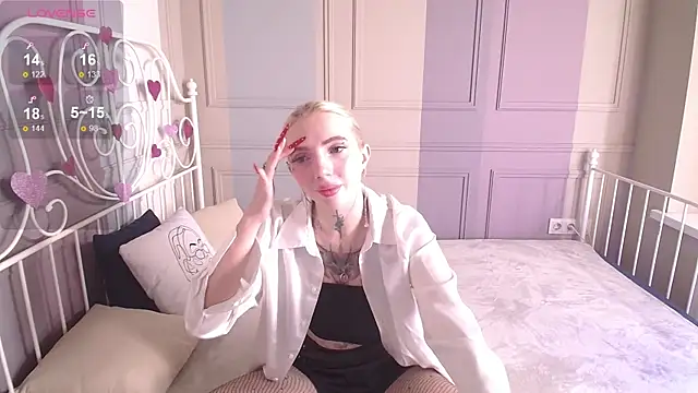 Snapshot of AnneTenet chatting on 02-06-25, 10:25 AnneTenet online show from 02-06-25, 10:25