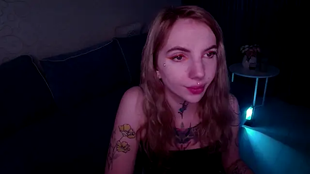 Snapshot of AnneTenet chatting on 10-10-25, 07:09 AnneTenet online show from 10-10-25, 07:09