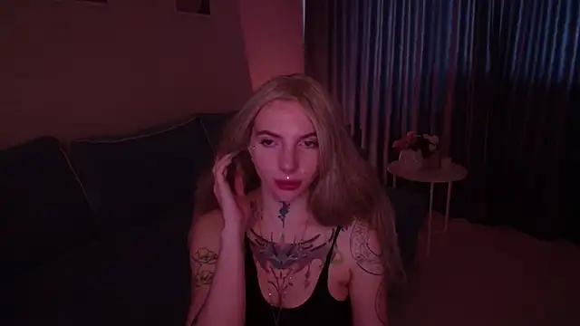 Snapshot of AnneTenet chatting on 09-26-25, 07:04 AnneTenet online show from 09-26-25, 07:04